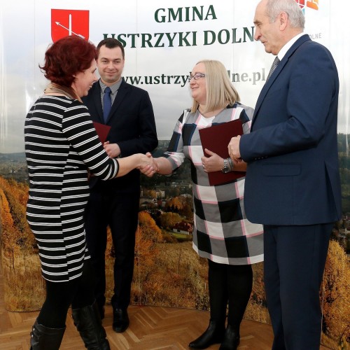 Wręczenie nagród i stypendiów uzdolnionej młodzieży